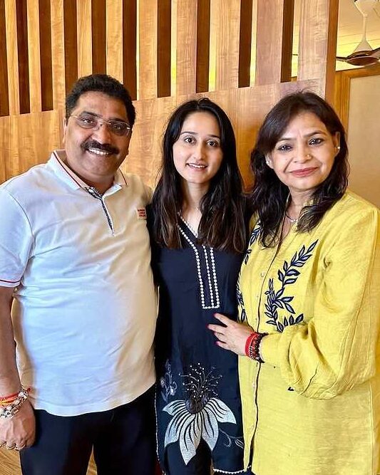 sandeepika sharma with her father in law and mother in law